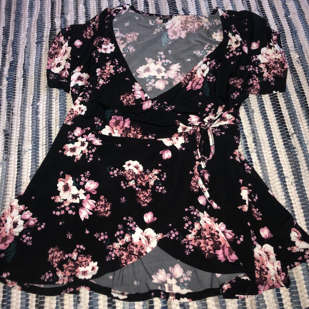 Floral Wrap-Top